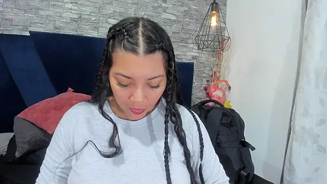 Sophia Brunett online show from December 22, 12:13 pm