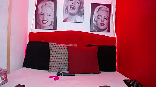 Tiana Ebony18 online show from April 12, 12:10 pm