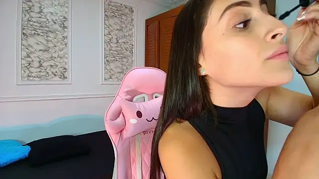 Danella houston online show from January 9, 6:21 pm