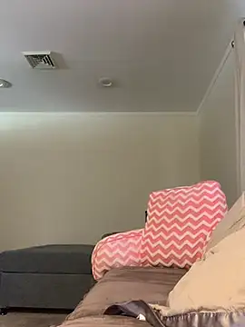 onlyhill online show from March 21, 7:46 pm