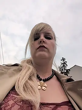 Sexybiene969 online show from April 19, 3:44 pm