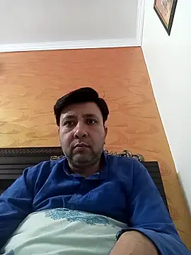 innocentboy1987 online show from April 10, 6:51 am