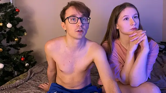 Snapshot of Sabrinaanddaniel chatting on January 8, 9:50 pm Sabrinaanddaniel online show from January 8, 9:50 pm