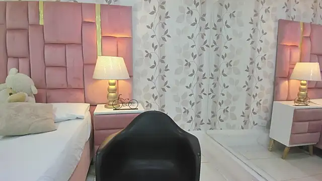 ArianaFranco online show from March 5, 1:29 pm