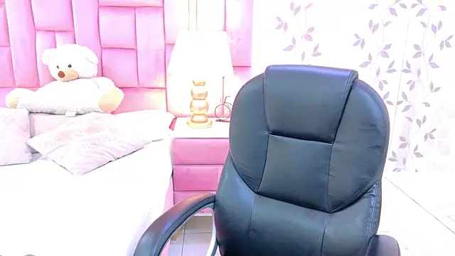 Snapshot of ArianaFranco chatting on May 6, 2:11 pm ArianaFranco online show from May 6, 2:11 pm