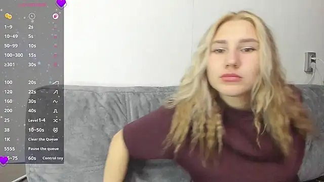 Snapshot of And1sa chatting on January 6, 9:24 am And1sa online show from January 6, 9:24 am