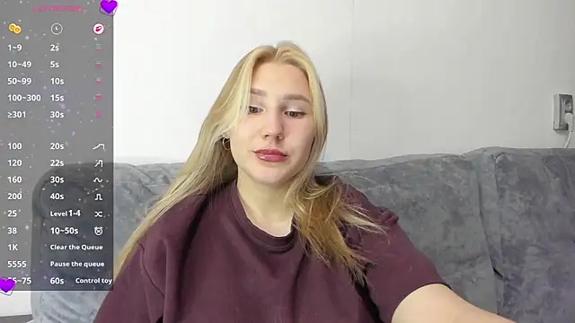 Snapshot of And1sa chatting on January 11, 3:28 pm And1sa online show from January 11, 3:28 pm