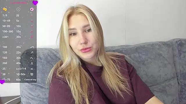 Snapshot of And1sa chatting on January 12, 8:08 am And1sa online show from January 12, 8:08 am