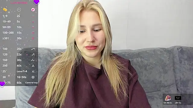 Snapshot of And1sa chatting on January 14, 11:27 am And1sa online show from January 14, 11:27 am