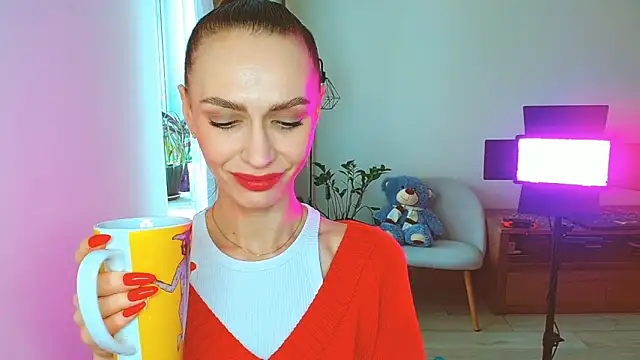 Lady Sunshine  online show from February 13, 8:10 am