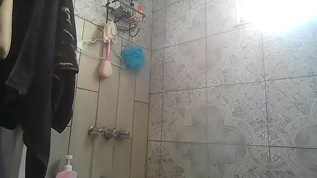 Snapshot of ShysluutGia chatting on July 4, 9:54 pm ShysluutGia online show from July 4, 9:54 pm