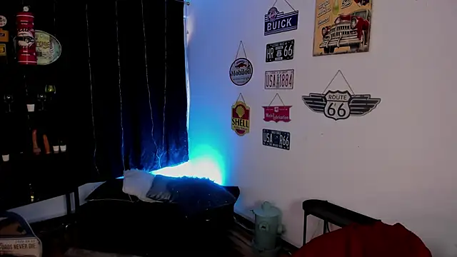 anuvyz miller  online show from April 13, 1:16 pm