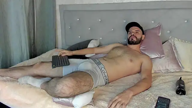 Luke Diaz7 online show from March 2, 12:53 am