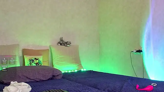 Roseaa online show from March 31, 5:35 pm