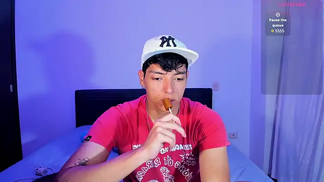  JacobMiller   online show from May 4, 3:41 pm