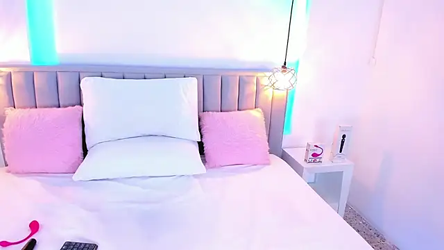 isolari  online show from December 11, 4:18 am