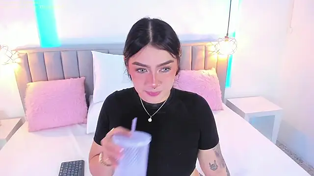 isolari  online show from January 3, 4:33 am