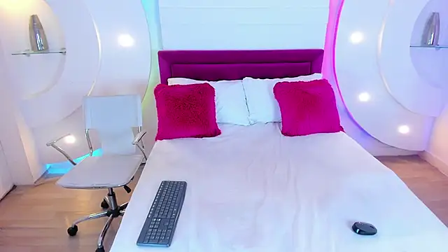 isolari  online show from February 1, 12:05 pm