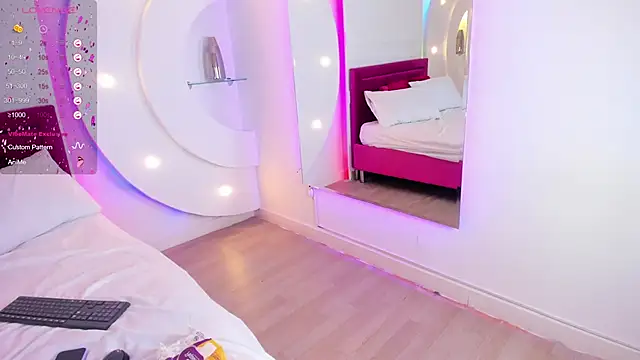 isolari  online show from February 5, 3:09 pm