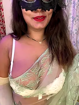 WifyHubby 38 online show from November 1, 9:50 pm