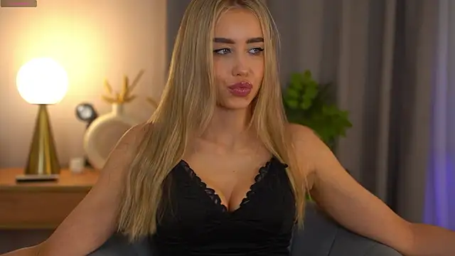  Spring Day  online show from March 25, 8:09 am