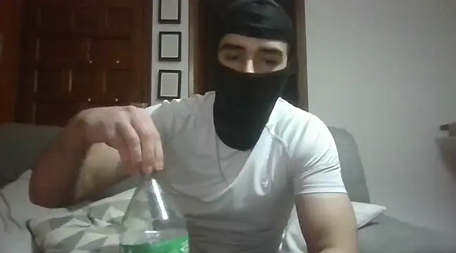 Snapshot of ESCOMOFUC chatting on February 20, 9:09 pm ESCOMOFUC online show from February 20, 9:09 pm