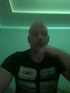 Snapshot of Krzysiekg123 chatting on December 19, 7:21 pm Krzysiekg123 online show from December 19, 7:21 pm