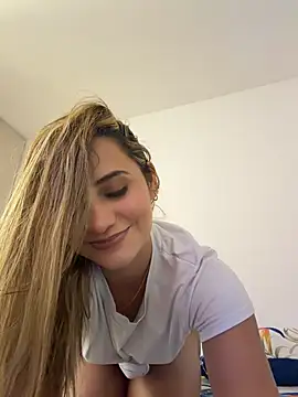 Snapshot of Vaniluu_9 chatting on July 14, 1:08 am Vaniluu 9 online show from July 14, 1:08 am