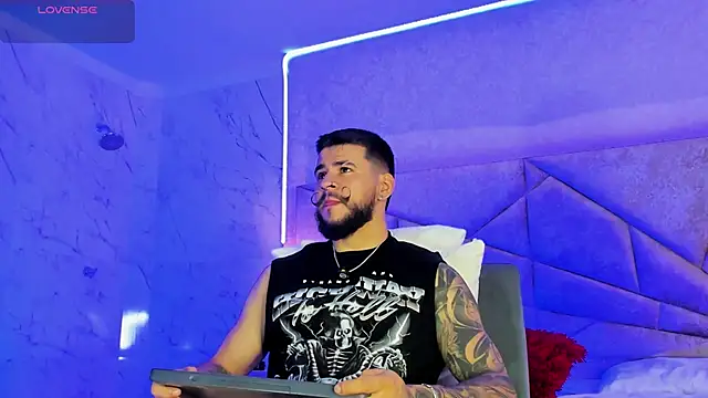 DickGriffith  online show from December 4, 1:42 pm