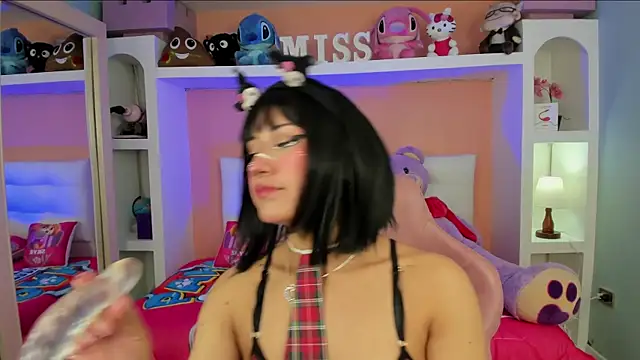 Snapshot of miss___megan chatting on January 8, 2:03 am miss megan online show from January 8, 2:03 am