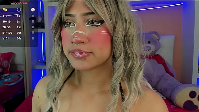 Snapshot of miss___megan chatting on February 9, 2:04 am miss megan online show from February 9, 2:04 am