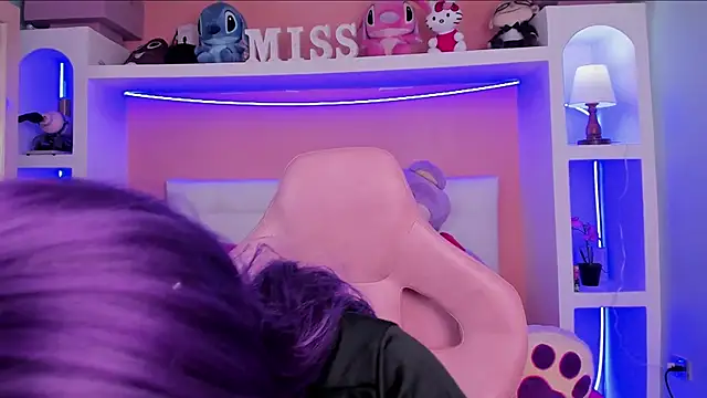 Snapshot of miss___megan chatting on February 10, 2:04 am miss megan online show from February 10, 2:04 am