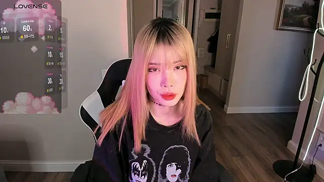 Snapshot of Pakk_Minni chatting on March 16, 12:11 pm Pakk Minni online show from March 16, 12:11 pm