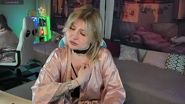 Snapshot of MargoBryan chatting on March 13, 7:50 pm MargoBryan online show from March 13, 7:50 pm