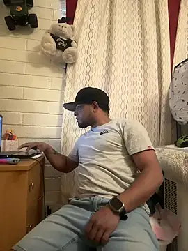 Snapshot of guajiro276565 chatting on March 4, 9:43 pm guajiro276565 online show from March 4, 9:43 pm