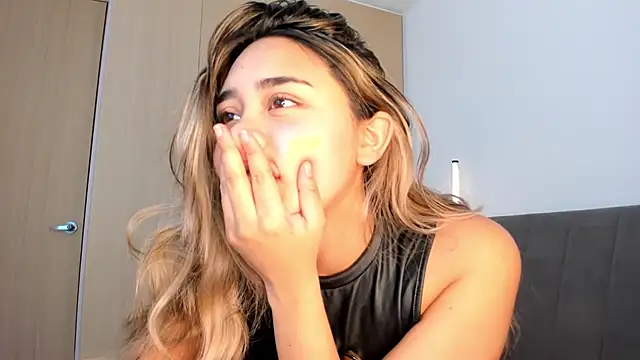 Hornyholly   online show from January 10, 4:53 pm