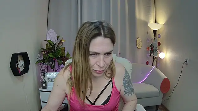 TessaDaybreak online show from April 4, 7:17 am