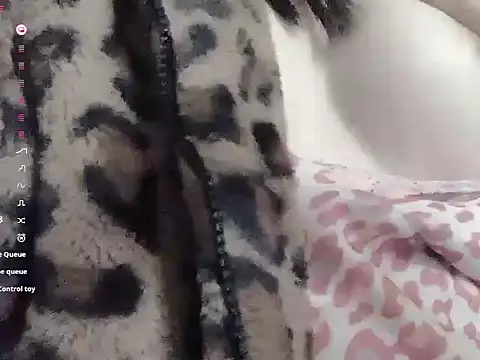 Snapshot of a-lian chatting on March 8, 7:38 am a-lian online show from March 8, 7:38 am