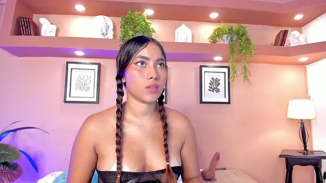 SofiaBennett  online show from March 4, 6:39 pm