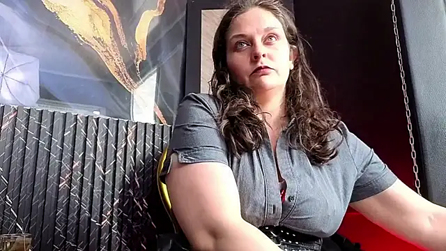 AmandaKovich online show from April 17, 7:28 pm