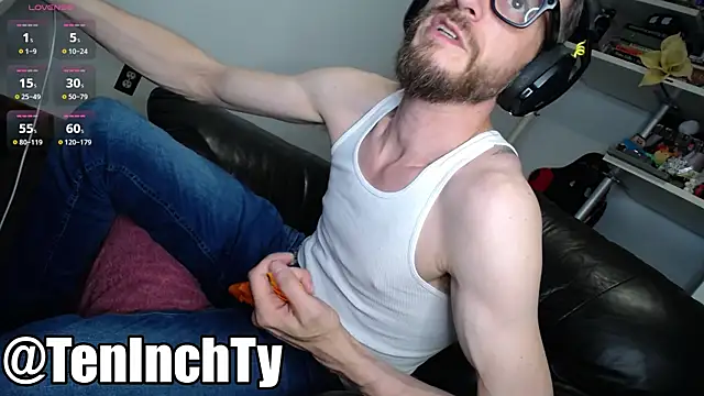 Snapshot of teninchty chatting on July 11, 4:26 am teninchty online show from July 11, 4:26 am