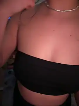 YoungHotMilf97 online show from March 21, 8:23 pm