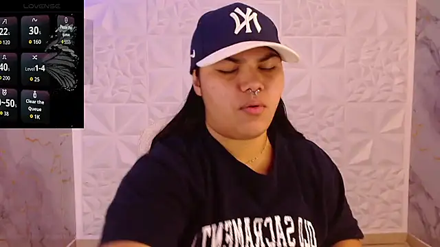 Snapshot of melany_rouse18 chatting on June 12, 8:19 pm melany rouse18 online show from June 12, 8:19 pm