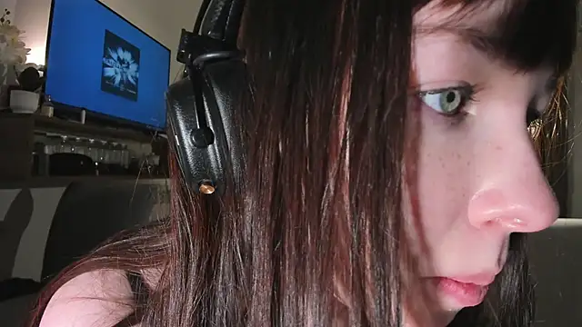 Snapshot of Sindy_Juxx chatting on April 18, 7:07 pm Sindy Juxx online show from April 18, 7:07 pm