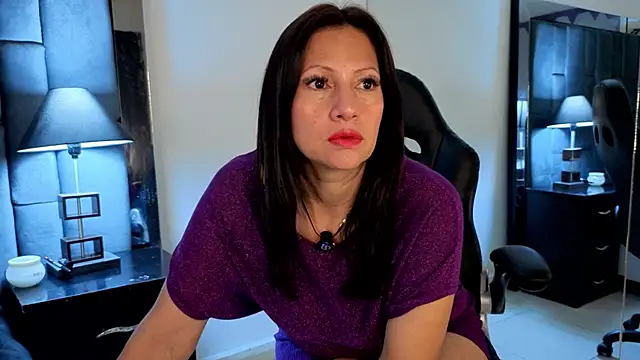 Aisha Nowak online show from November 7, 11:16 pm