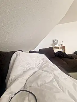 DerechteJunge online show from February 15, 8:46 am