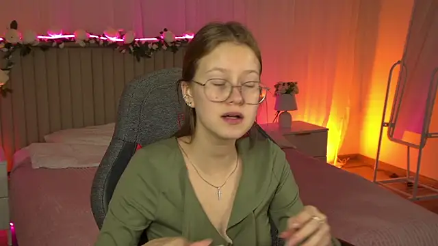 EveMundie online show from November 17, 6:30 am