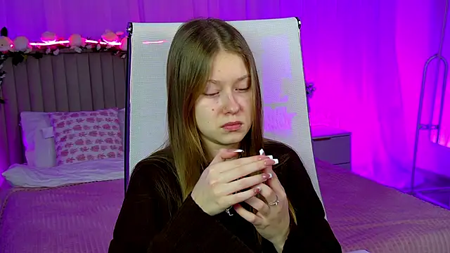 EveMundie online show from February 5, 6:29 am