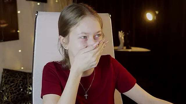 EveMundie online show from March 12, 6:19 am