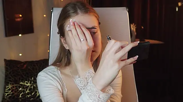 EveMundie online show from April 18, 6:39 am